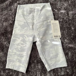 Wonderunder white camo biker shorts